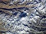 23 Nasa ISS008-E-18911 Cho Oyu to Gyachung Kang, Everest From West